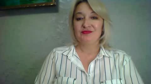 ArielXLoveresss online show from May 2026 01:18:02 PM