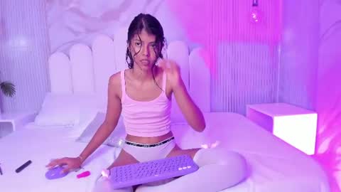 Snapshot of arietta_skinny chatting on June 2026 03:05:01 PM Arietta online show from June 2026 03:05:01 PM