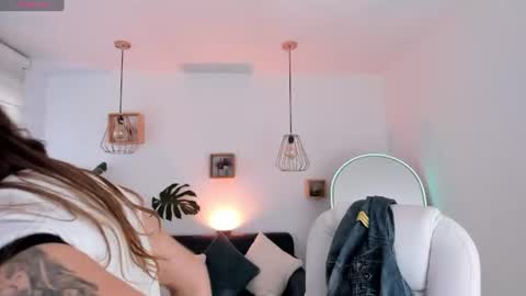 Snapshot of arii_1010_ chatting on June 2026 07:45:01 PM Ari online show from June 2026 07:45:01 PM