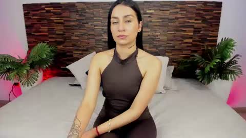 Snapshot of ariiaa_1 chatting on June 2026 05:17:02 AM ARIANNA online show from June 2026 05:17:02 AM