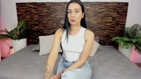 Snapshot of ariiaa_1 chatting on July 2026 05:20:02 AM ARIANNA online show from July 2026 05:20:02 AM