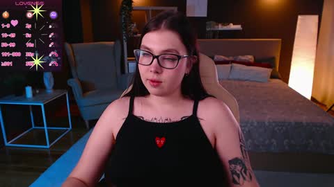 Snapshot of arizonaa_muse chatting on December 2024 03:33:01 PM Astrid online show from December 2024 03:33:01 PM