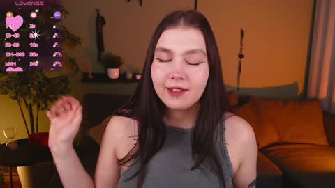 Snapshot of arizonaa_muse chatting on December 2024 12:30:01 PM Astrid online show from December 2024 12:30:01 PM