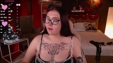 Snapshot of arizonaa_muse chatting on December 2024 03:32:02 PM Astrid online show from December 2024 03:32:02 PM