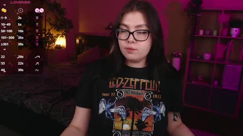 Snapshot of arizonaa_muse chatting on February 2025 12:28:01 PM Astrid online show from February 2025 12:28:01 PM