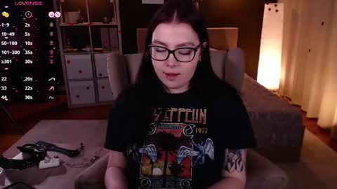 Snapshot of arizonaa_muse chatting on February 2025 03:34:02 AM Astrid online show from February 2025 03:34:02 AM