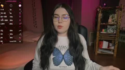 Snapshot of arizonaa_muse chatting on May 2026 02:23:01 PM Astrid online show from May 2026 02:23:01 PM
