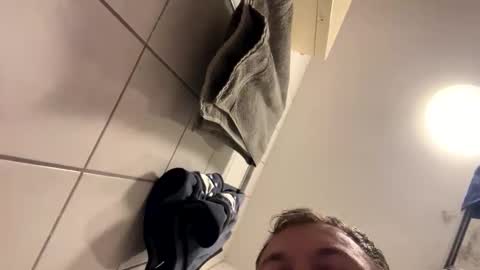 armyskater32 online show from September 2025 08:47:01 PM