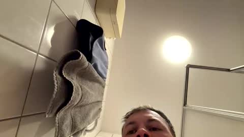 armyskater32 online show from April 2026 10:40:01 AM