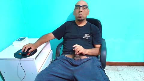 arnelux72 online show from January 2026 05:44:01 AM