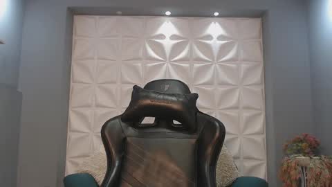 Arohom Lester online show from October 2025 10:58:02 AM