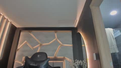 Arohom Lester online show from November 2025 10:59:02 AM