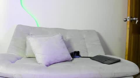 Snapshot of arohomlester_ chatting on May 2026 01:36:02 AM ARON online show from May 2026 01:36:02 AM
