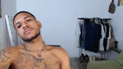 Snapshot of aron_7 chatting on February 2025 05:18:01 AM aron_7 online show from February 2025 05:18:01 AM