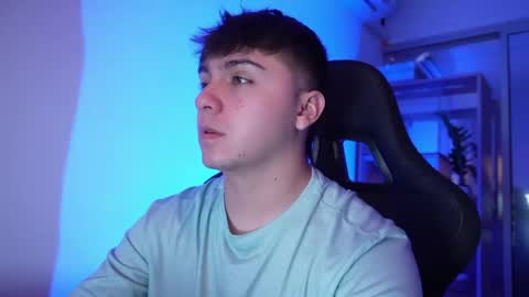 aron__cooper online show from May 2026 02:13:01 PM