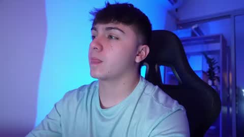 Snapshot of aron__cooper chatting on July 2026 02:29:01 AM aron__cooper online show from July 2026 02:29:01 AM