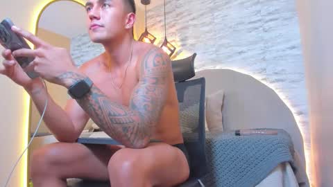 ARON BOLT online show from November 2025 02:58:01 AM