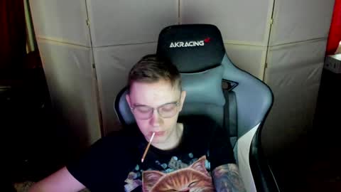 Snapshot of aron_neall chatting on January 2025 10:37:02 AM biggest penis online show from January 2025 10:37:02 AM