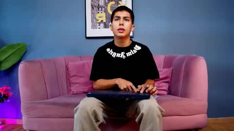 aron_pulse online show from January 2026 01:37:02 PM