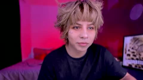 Snapshot of aronn_44 chatting on May 2026 01:34:01 AM Aaron online show from May 2026 01:34:01 AM