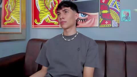 Arontawers online show from April 2026 07:14:01 PM