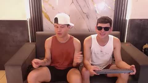 Aroon   online show from April 2026 06:19:01 AM