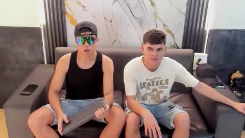 Aroon   online show from April 2026 03:45:02 AM