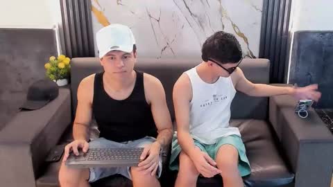 Aroon   online show from April 2026 03:56:01 AM