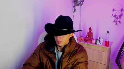 Snapshot of aroon_smith_ chatting on January 2026 01:37:02 PM Aron online show from January 2026 01:37:02 PM