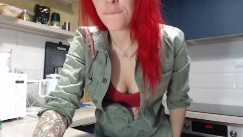 arri_ella online show from December 2025 11:58:01 PM