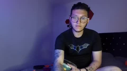 Snapshot of artboy_247203 chatting on May 2026 11:11:01 PM artboy_247203 online show from May 2026 11:11:01 PM