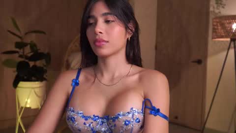 Snapshot of artemia_ chatting on November 2025 01:37:01 AM Amanda online show from November 2025 01:37:01 AM