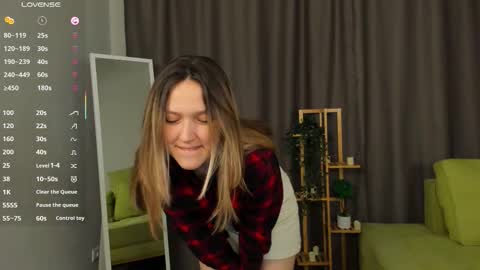 Sara online show from September 2025 07:39:02 PM