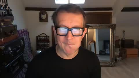 artisterotic online show from December 2025 11:14:02 AM