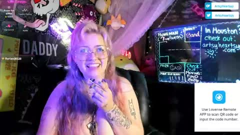 ArtsyHeartsyy online show from April 2026 12:16:02 AM