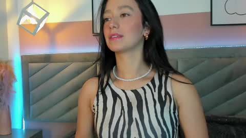 Snapshot of ary_thompson_ chatting on April 2026 01:42:02 PM ARY THOMPSON online show from April 2026 01:42:02 PM
