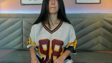 Snapshot of ary_thompson_ chatting on April 2026 12:14:01 PM ARY THOMPSON online show from April 2026 12:14:01 PM