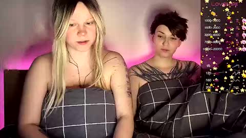 Snapshot of arya_stark7 chatting on December 2024 05:15:02 AM Arya brunett and Cassie blond online show from December 2024 05:15:02 AM