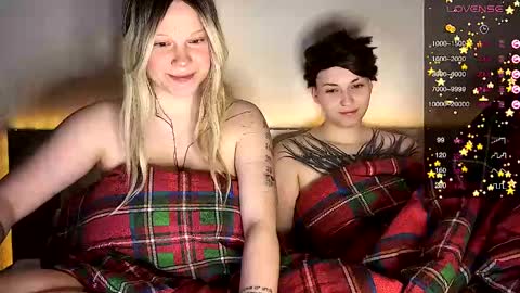 Snapshot of arya_stark7 chatting on January 2025 05:20:01 AM Arya brunett and Cassie blond online show from January 2025 05:20:01 AM