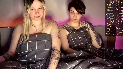 Snapshot of arya_stark7 chatting on February 2025 07:38:01 AM Arya brunett and Cassie blond online show from February 2025 07:38:01 AM