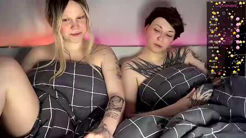 Snapshot of arya_stark7 chatting on March 2025 10:22:02 AM Arya brunett and Cassie blond online show from March 2025 10:22:02 AM