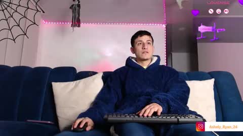 Ashley And Ryan  online show from October 2025 10:55:02 PM