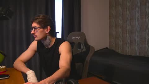 Snapshot of asher_88 chatting on June 2026 01:02:01 PM Jerk Machine online show from June 2026 01:02:01 PM