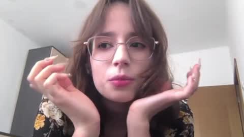 Snapshot of ashleighwinkelbauer chatting on July 2026 10:40:02 AM Leyla online show from July 2026 10:40:02 AM