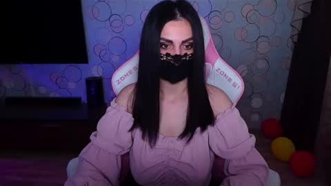   Yasmina   online show from April 2026 05:13:01 AM