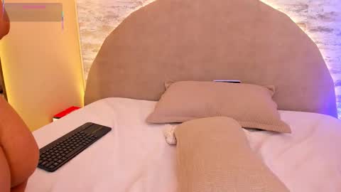 ashley_beaomunt online show from February 2026 01:31:02 PM