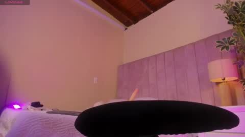 ashley_beaomunt online show from April 2026 11:11:02 AM