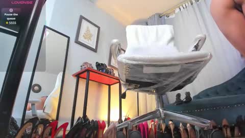 Snapshot of ashley_leon_ chatting on November 2025 09:52:01 PM ashley_leon_ online show from November 2025 09:52:01 PM