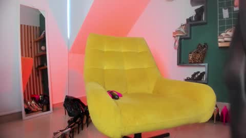 Snapshot of ashley_leon_ chatting on March 2026 01:00:01 PM ashley_leon_ online show from March 2026 01:00:01 PM