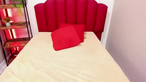 ashleyrobert_ online show from January 2025 12:35:01 AM